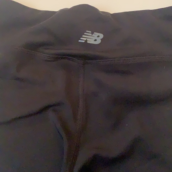 New Balance Dry Capri Black Athletic Leggings - Picture 3 of 4